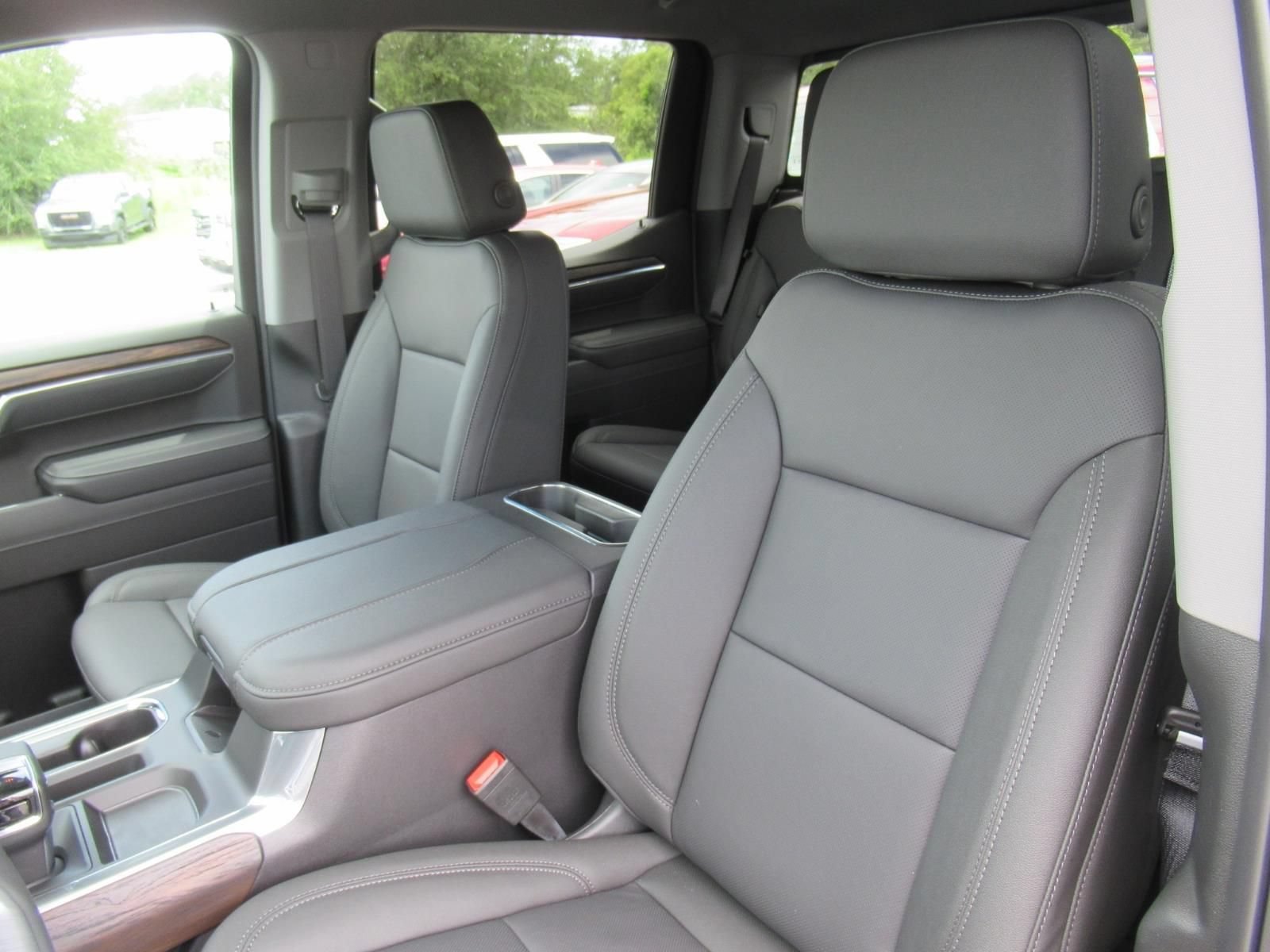 2026 GMC Sierra 1500 SLT - Photo 18