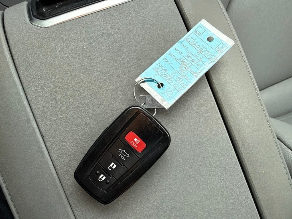 Used 2022 Brown Toyota XLE image 37