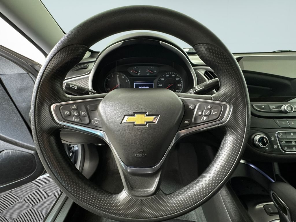 Used 2024 Gray Chevrolet LT image 27