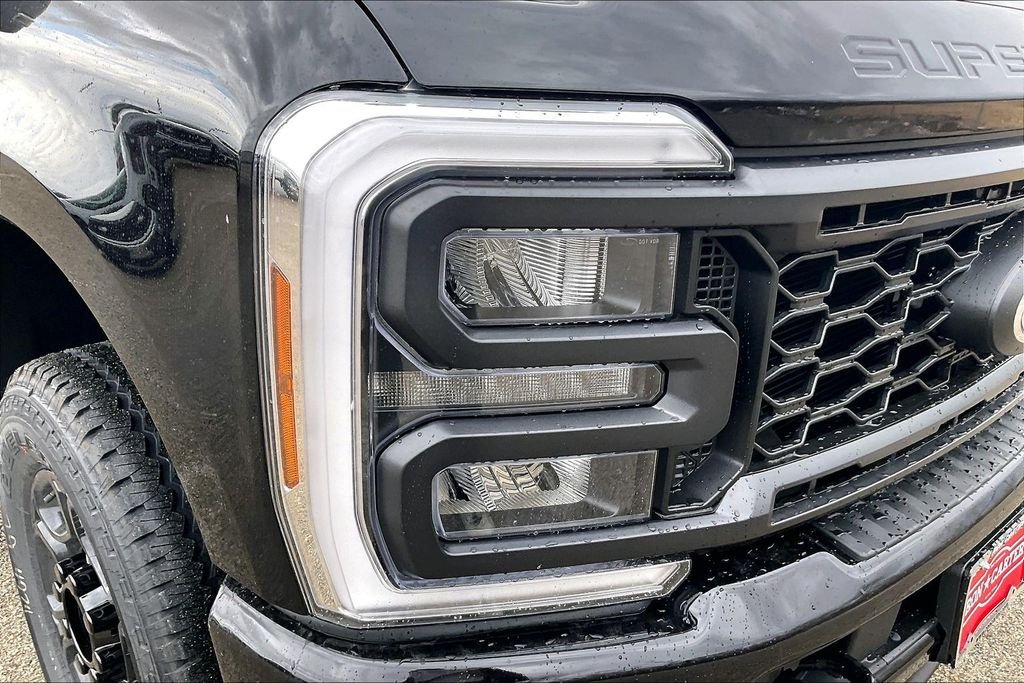 New 2026 Ford Super Duty F-250 XL 4D Crew Cab