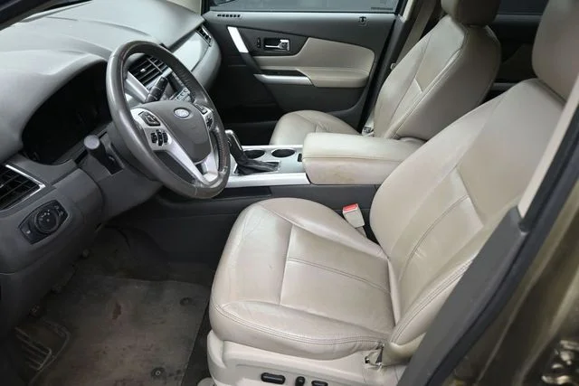 Used 2013  Ford SEL image 21
