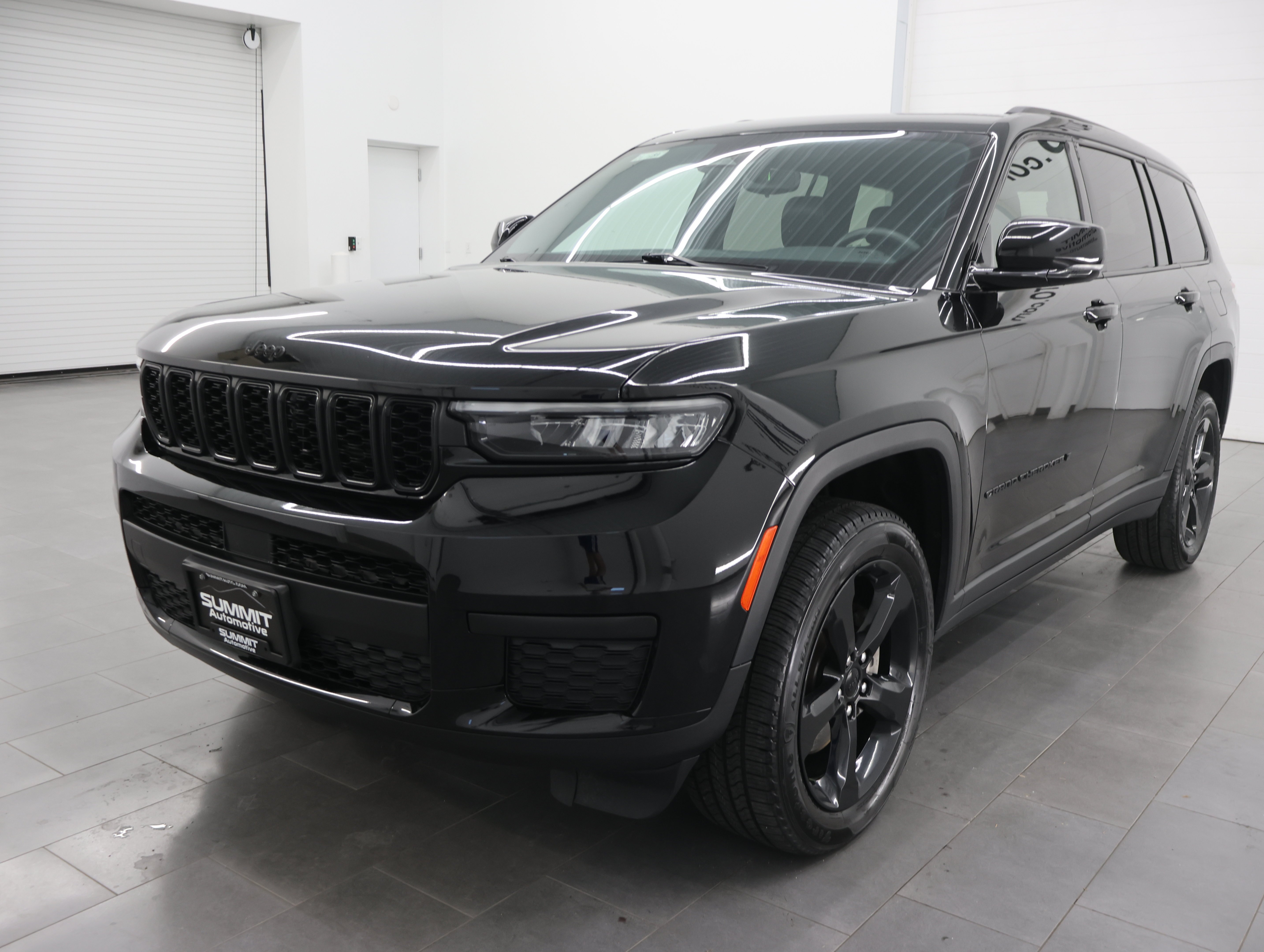 Used 2023 Diamond Black Crystal Pearlcoat Jeep 4x4 Altitude: ALTITUDE-4WD-MOON-HEATED SEATS-NEW TIRES-BACKUP CAM-1 OWNER image 7