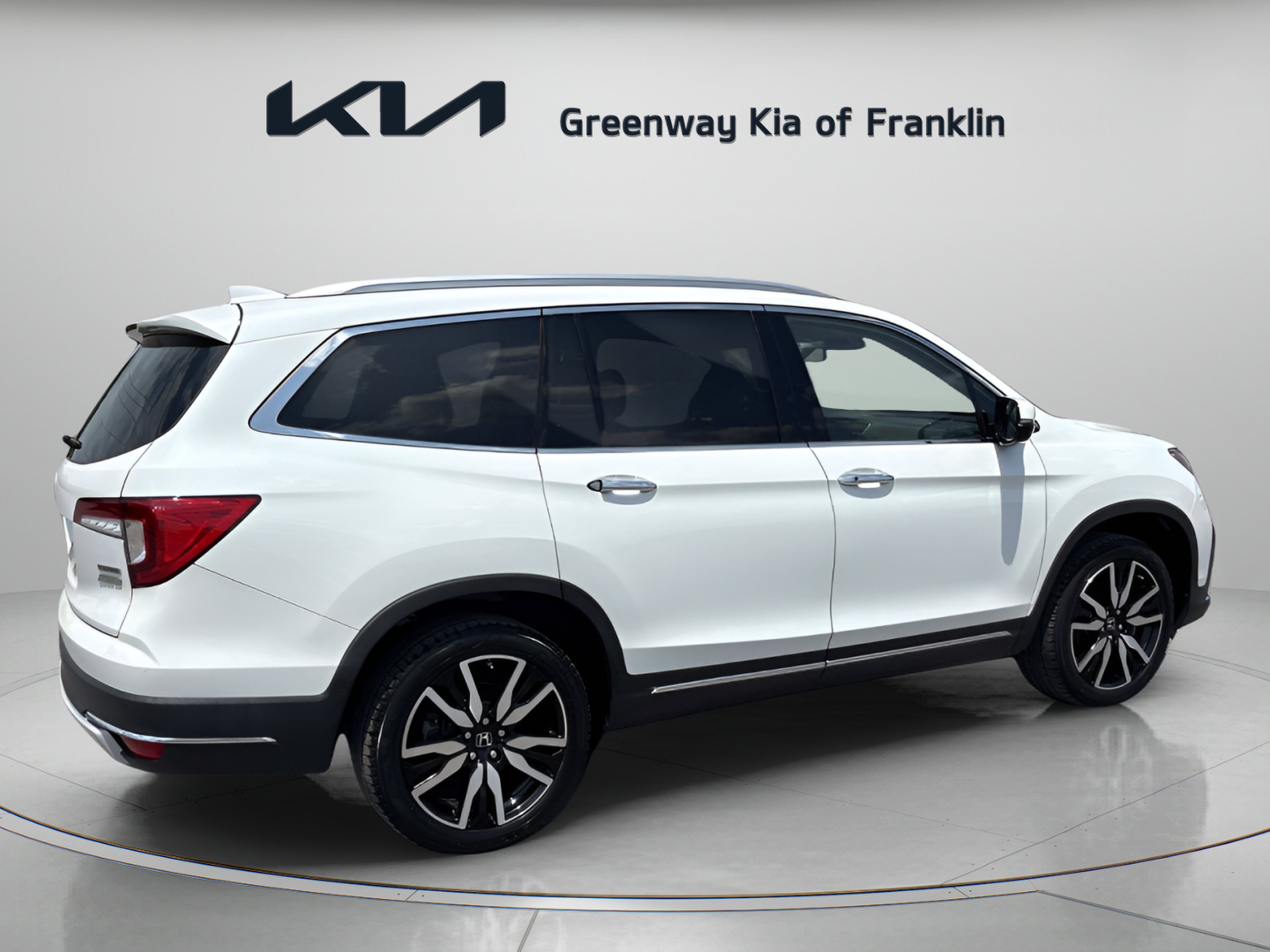 Used 2020 Platinum White Honda Touring image 6