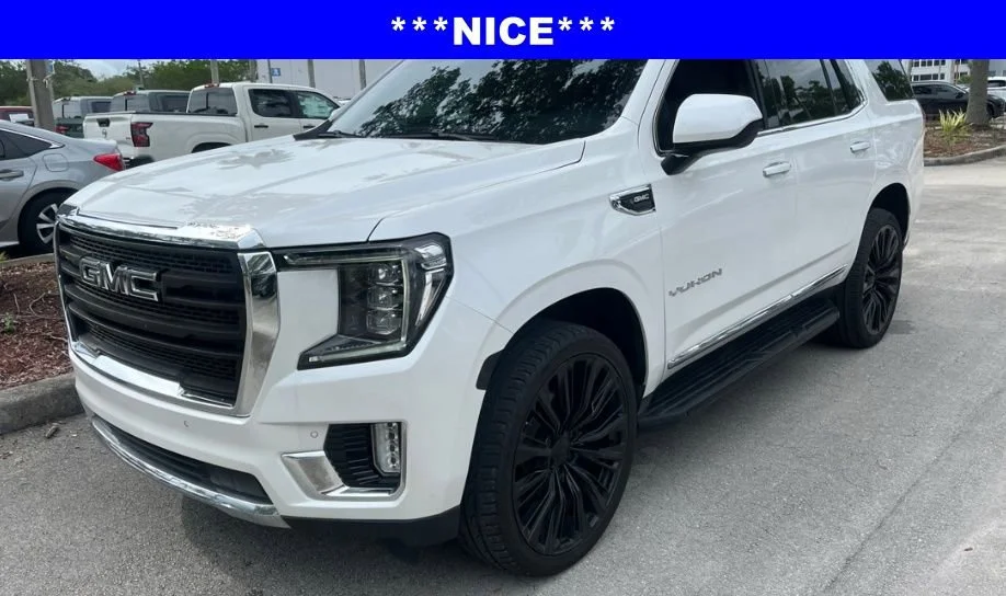 Used 2023 White Frost Tricoat GMC SLT image 1
