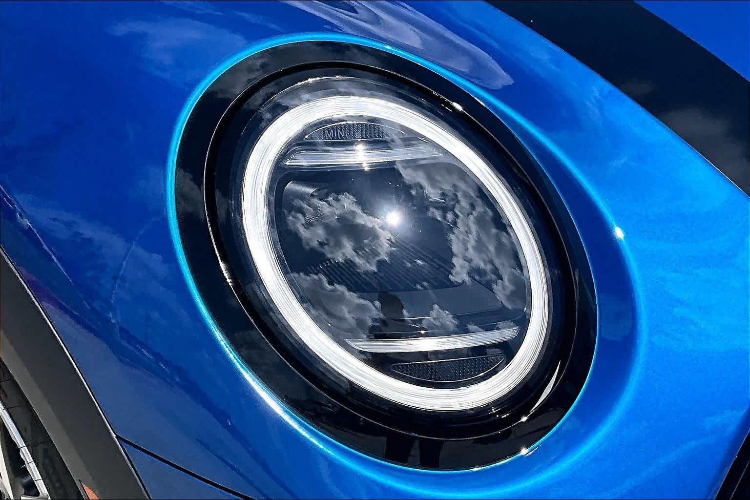 New 2026 Icy Sunshine Blue Metallic MINI Signature Plus image 12