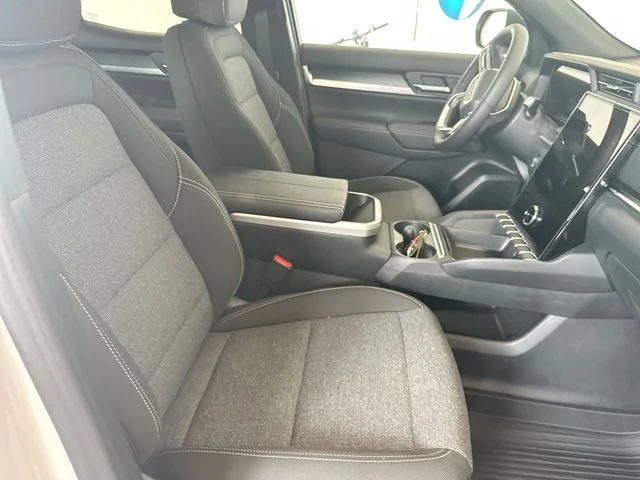 Used 2027 White GMC Elevation image 26