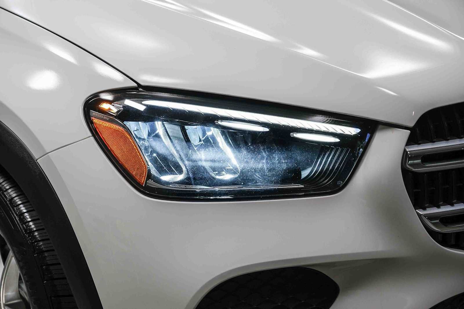 Certified Used 2024 Polar White Mercedes-Benz GLE 450e Plug-In Hybrid image 14
