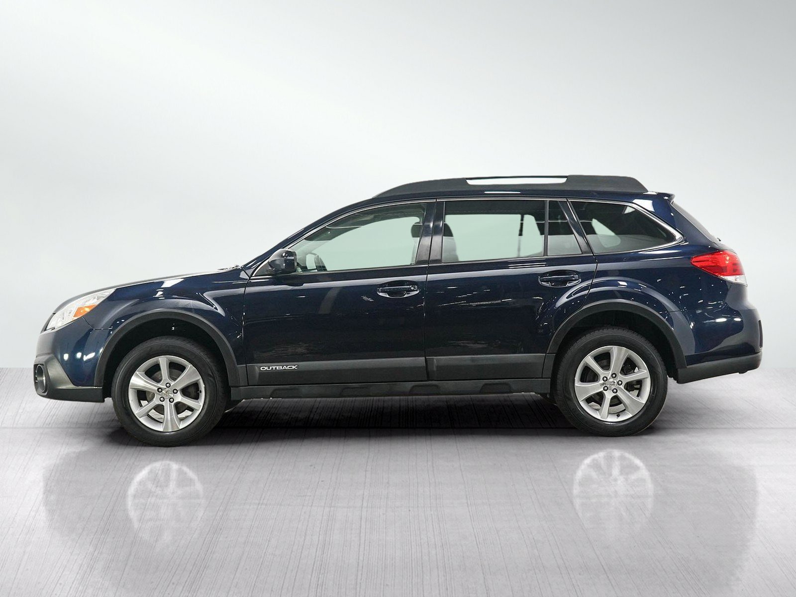 Used 2013 Subaru Outback Limited with VIN 4S4BRCKC7D3319063 for sale in Burnsville, Minnesota