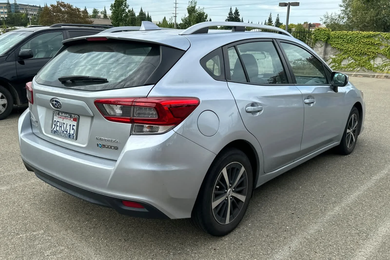 Used 2023 Ice Silver Metallic Subaru Premium image 2