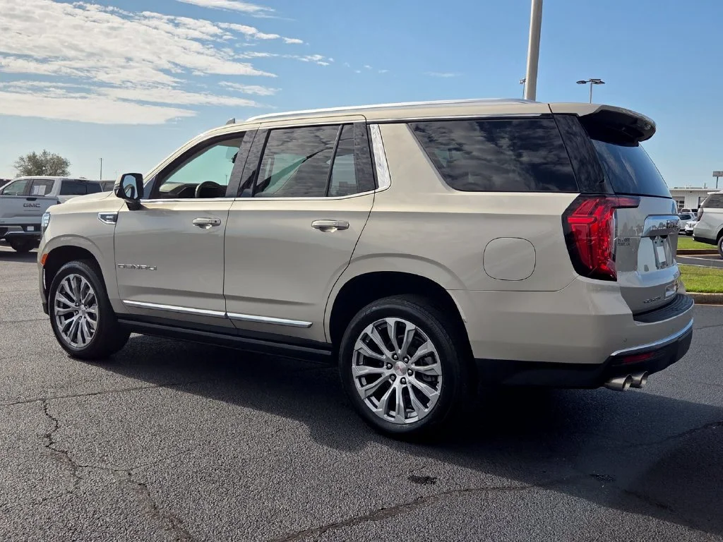 Used 2022 PEARL BEIGE METALLIC GMC Denali image 10