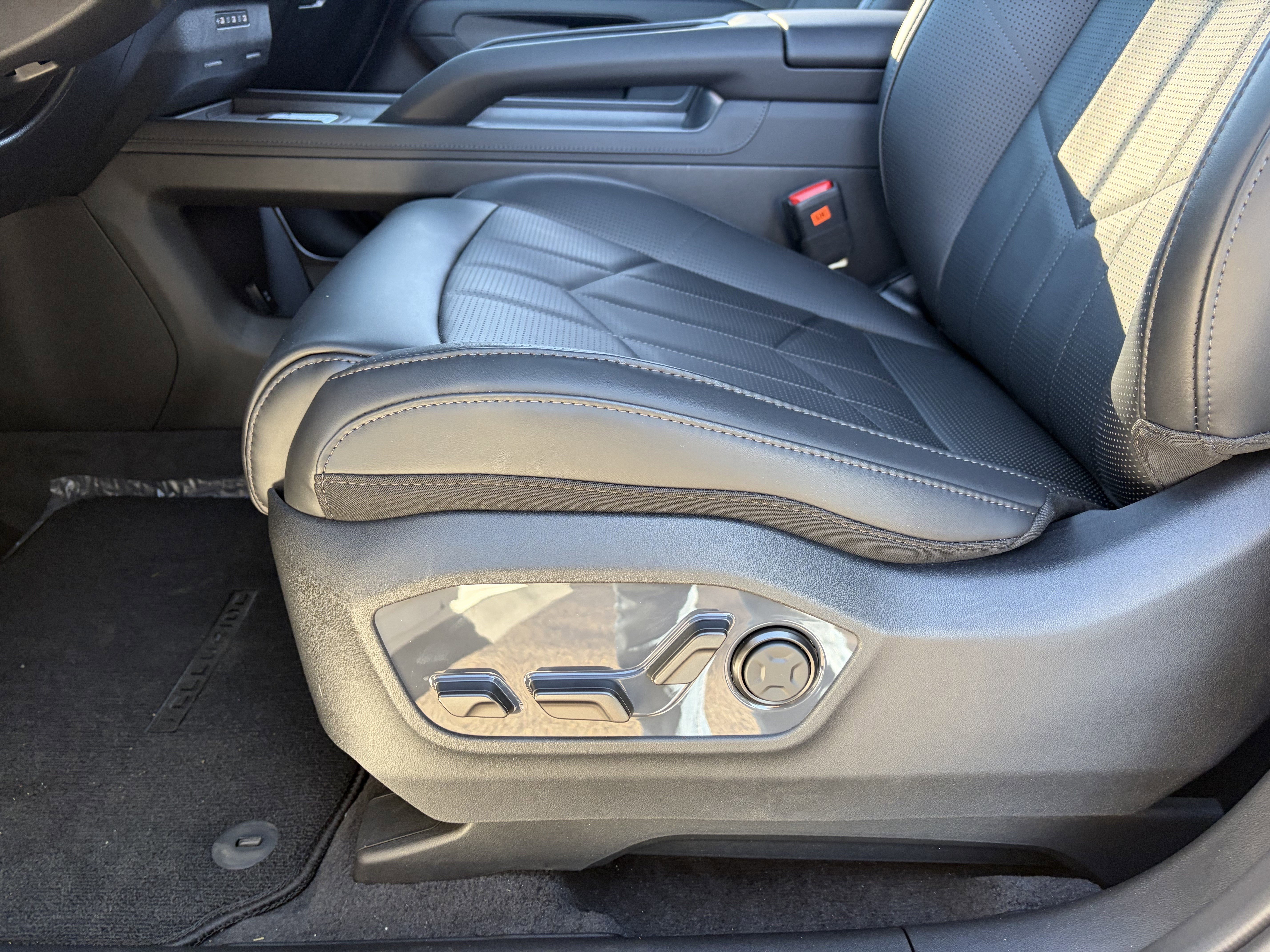 New 2027 Glacial White Pearl Kia X-PRO SX image 19
