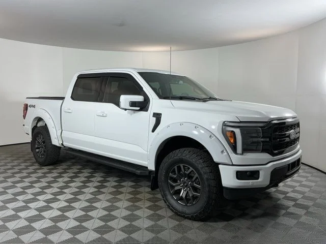 Used 2025 Oxford White Ford Lariat image 3