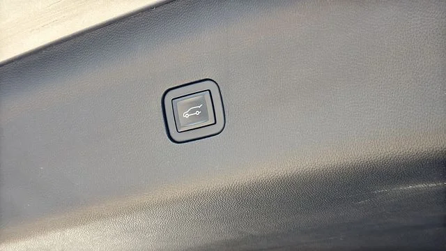 Used 2019 Gray Buick Essence image 13