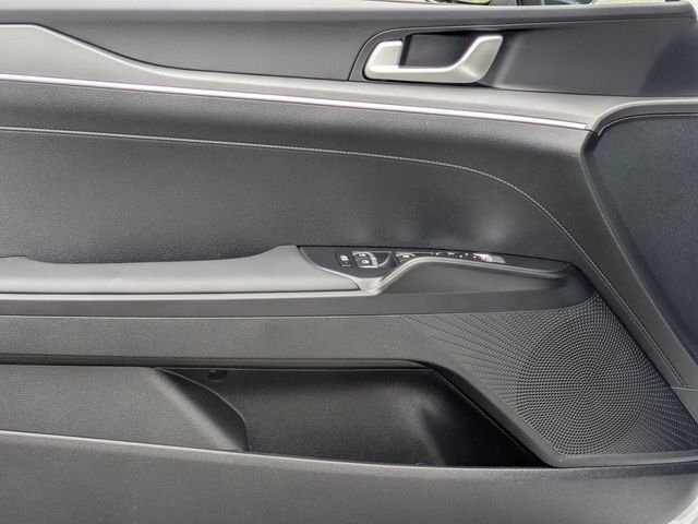 2026 Kia K5 LXS - Photo 11