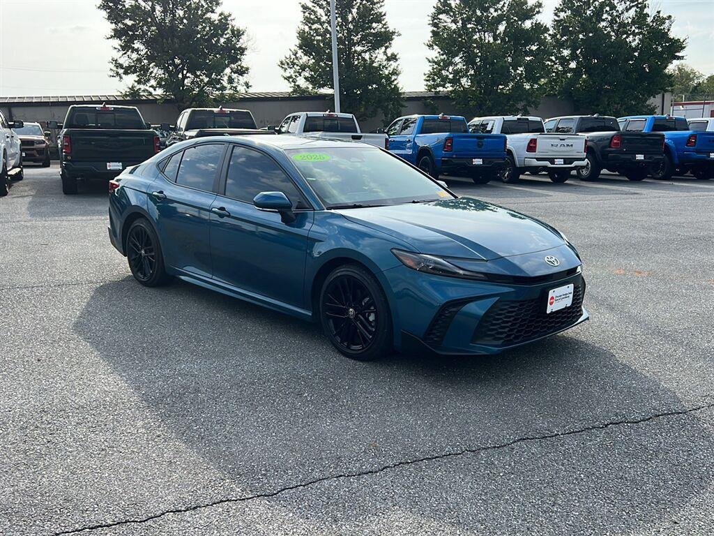 Used 2025 Ocean Gem Toyota SE image 7