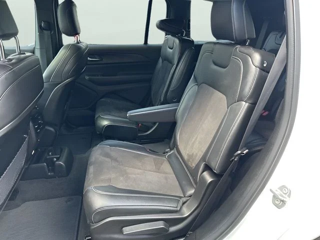 Used 2023 White Jeep Altitude image 32
