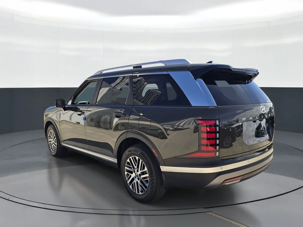 New 2026 Green Hyundai SEL Premium image 4