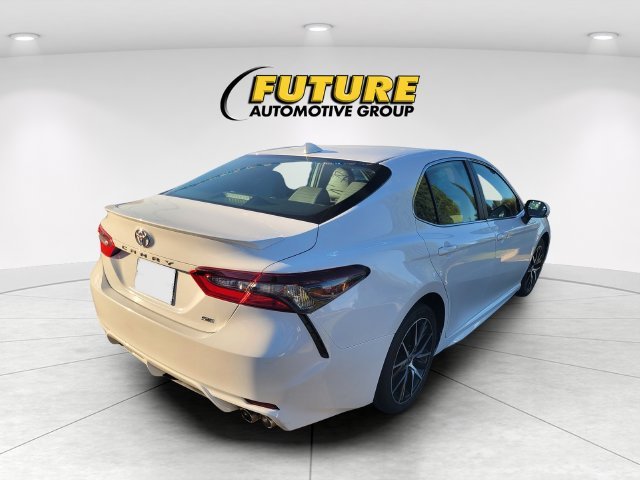 Used 2023 White Toyota SE image 3