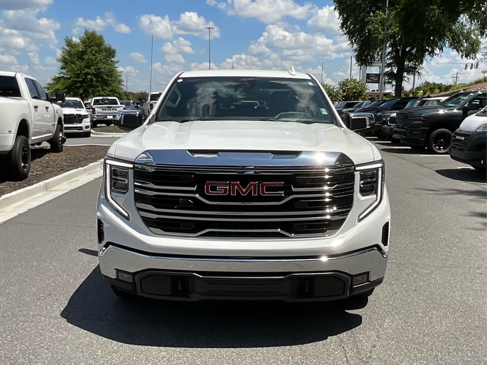Used 2024 Summit White GMC SLT image 8