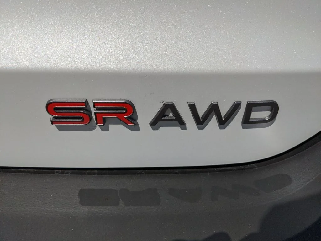 Used 2025 White Nissan SR image 13