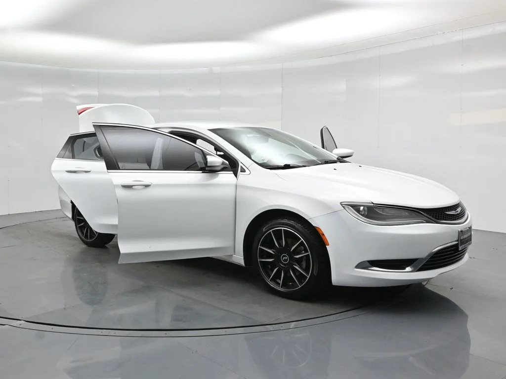 Used 2015 White Chrysler Limited image 28
