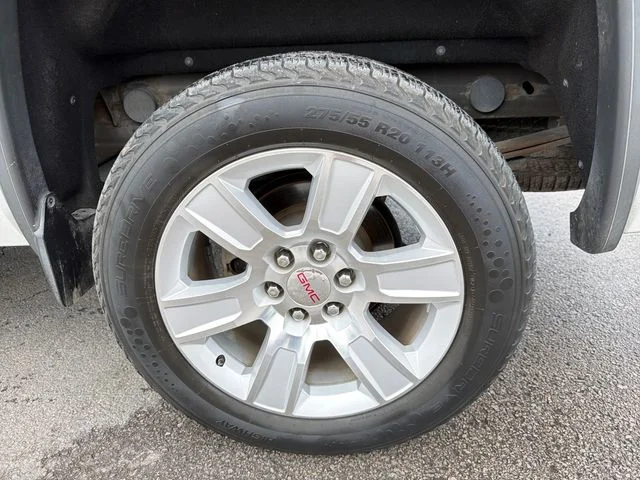 Used 2014 White GMC SLE image 31