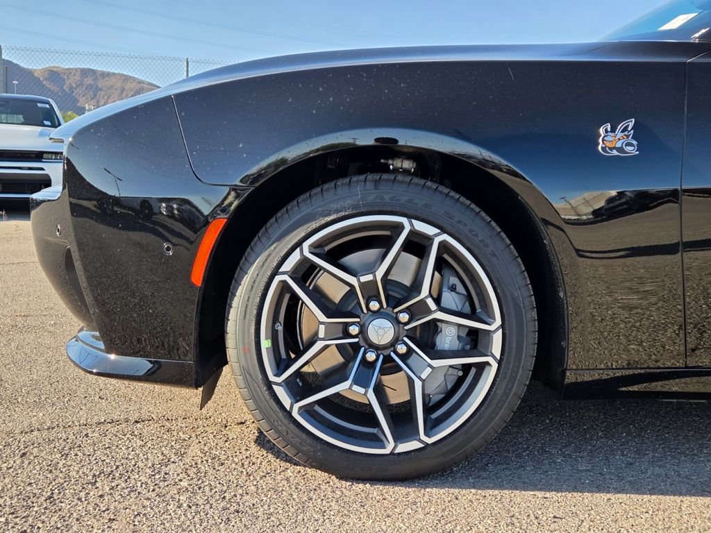 New 2026 Diamond Black Crystal Pearlcoat Dodge R/T Scat Pack image 5