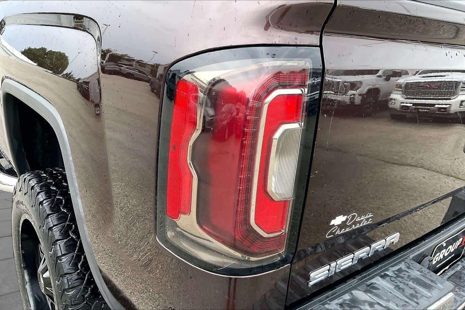 Used 2016 MAHOGANY METALLIC GMC SLT image 28