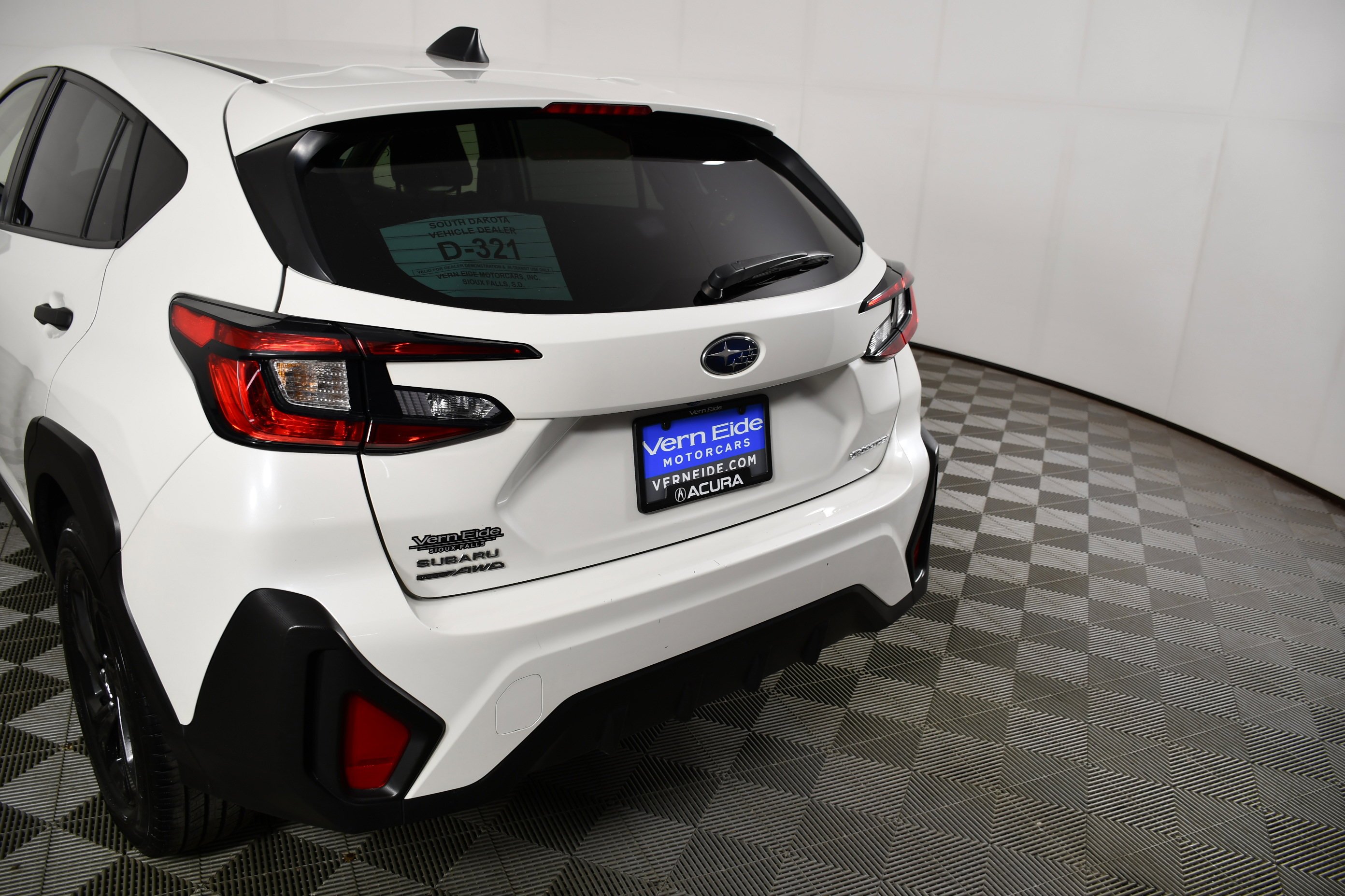 Used 2024 Crystal White Pearl Subaru Base image 15