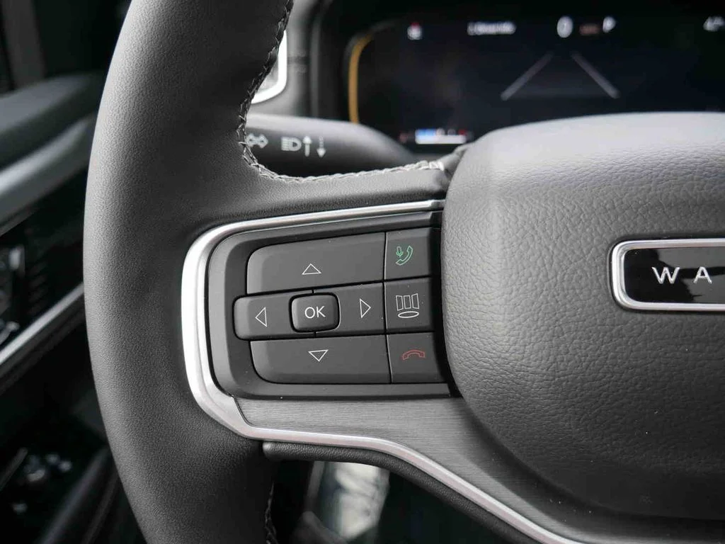 2025 Jeep Wagoneer L Series II - Photo 45