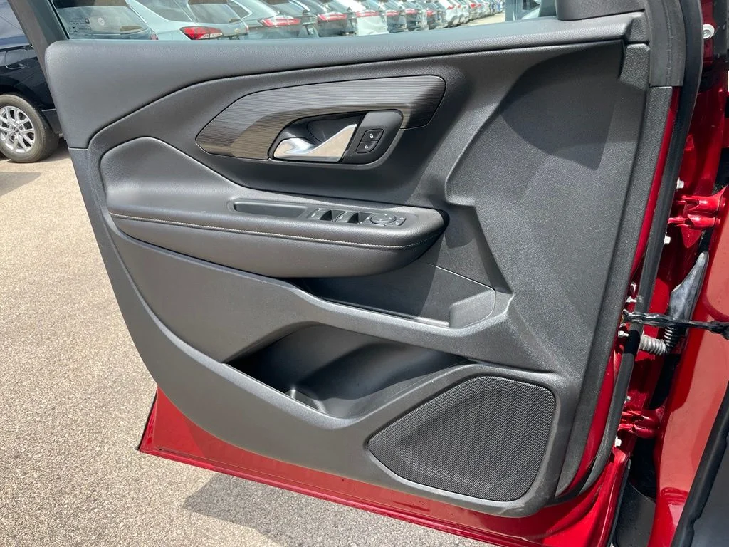 Used 2022 Cayenne Red Tintcoat GMC SLE image 46