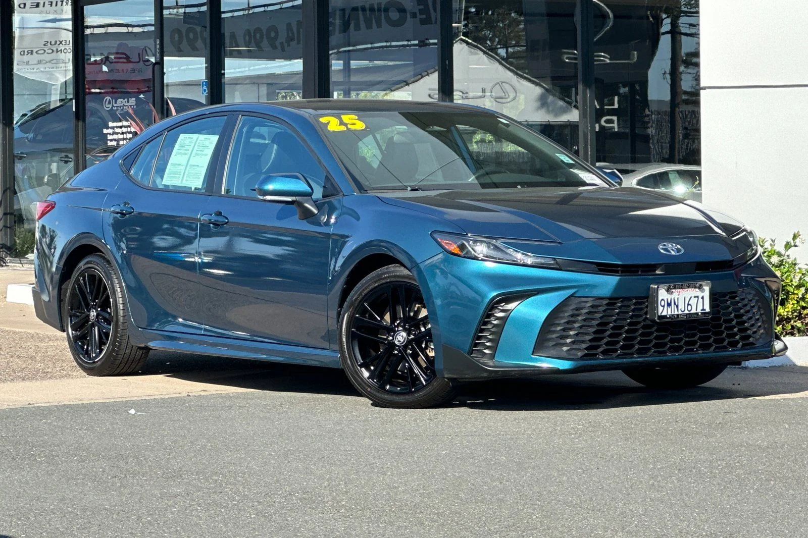 Used 2025 Ocean Toyota SE image 2