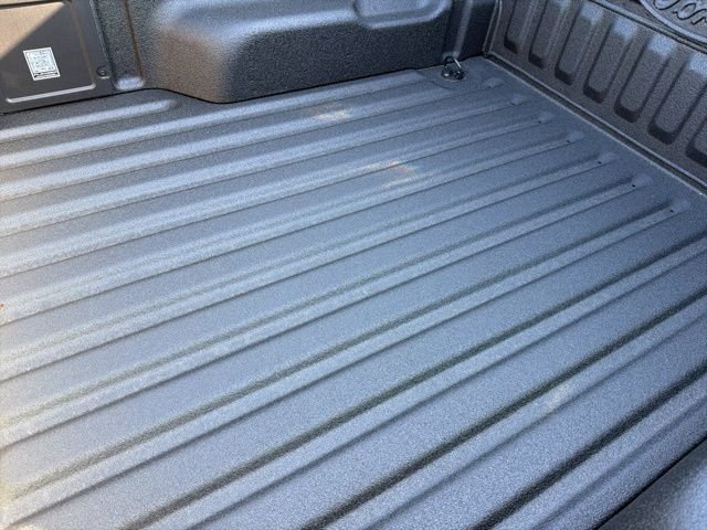 New 2026 Oxford White Ford XLT image 5