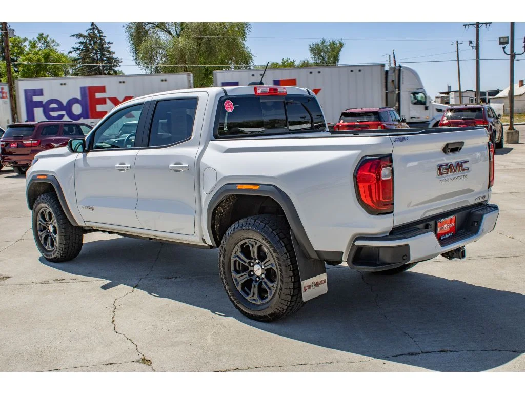 2025 GMC Canyon AT4 - Photo 6