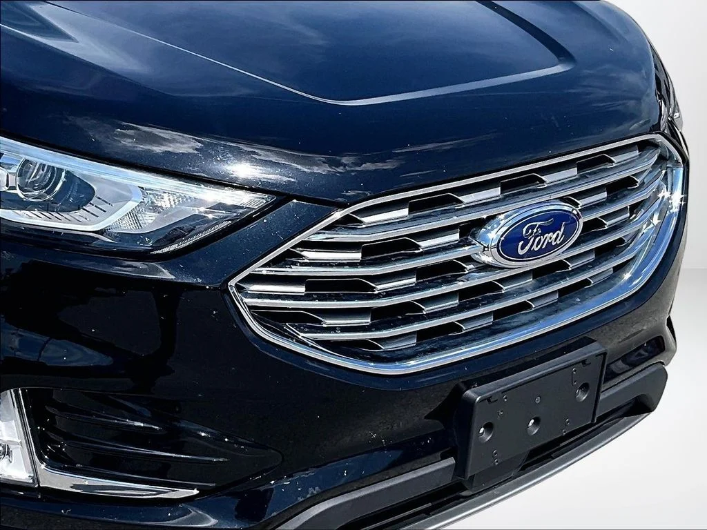 Used 2019 Black Ford SEL image 28