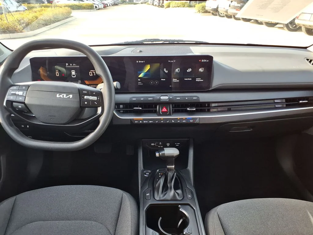 Used 2025 White Kia LXS image 32