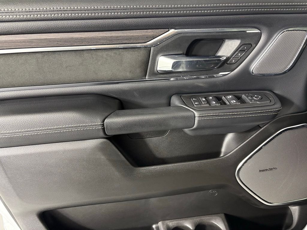 New 2026 Granite Crystal Metallic Clear-Coat Exterior Paint RAM Laramie image 19