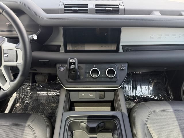 Certified Used 2024 Fuji White Land Rover S image 15