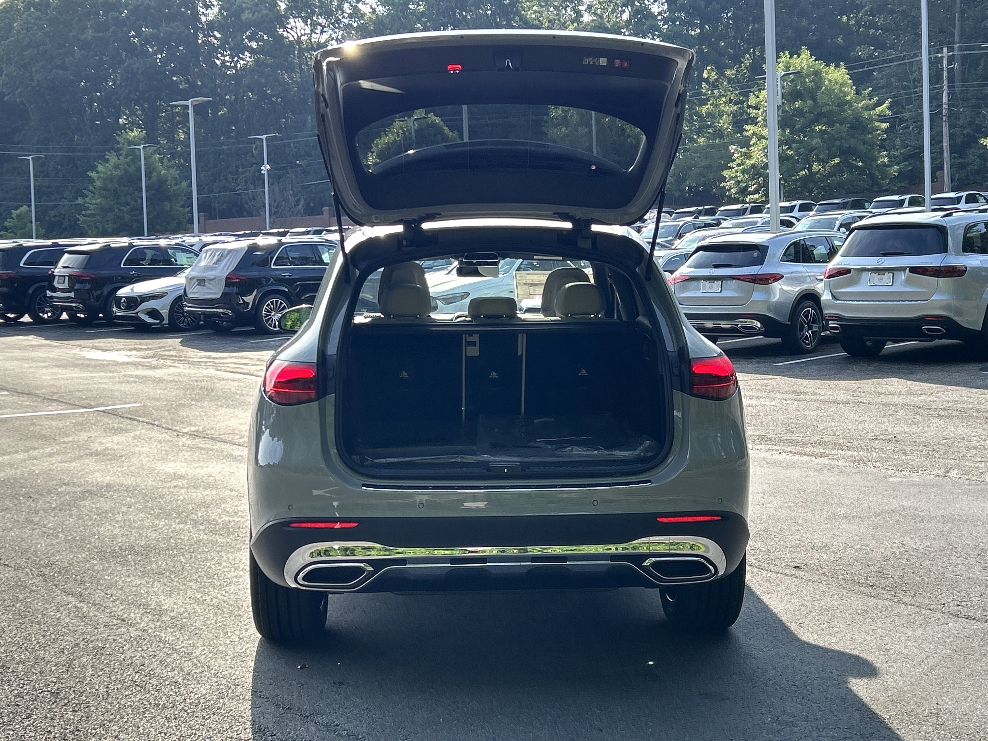 New 2026 MANUFAKTUR Alpine Grey Mercedes-Benz GLC 300 SUV image 8