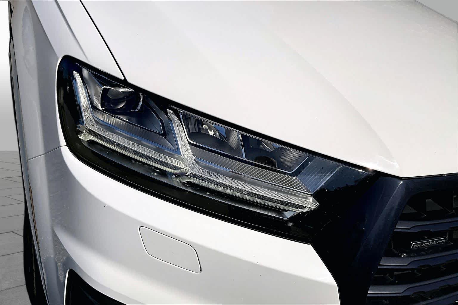 Used 2019 Carrara White Audi SE Premium Plus image 27