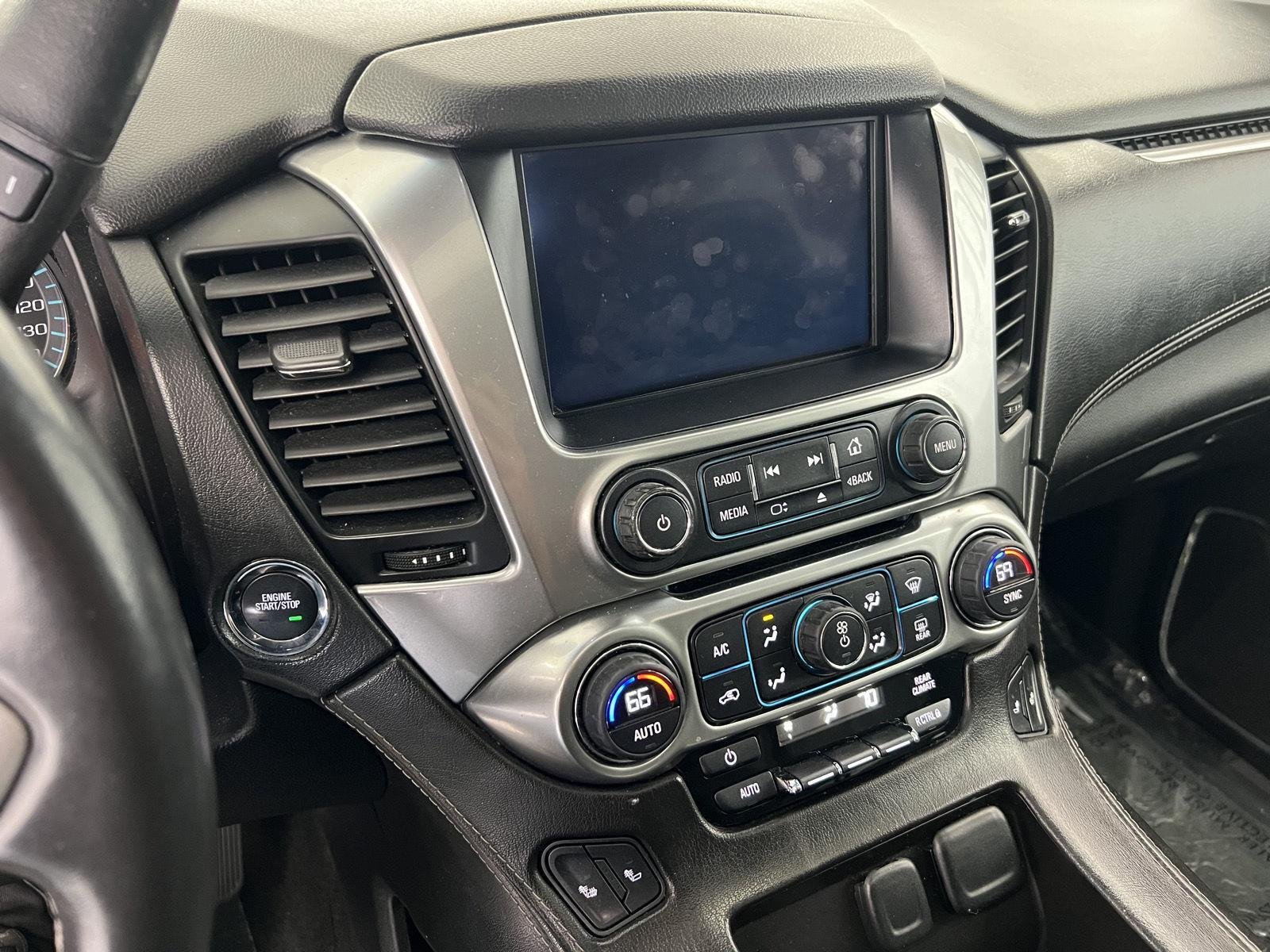 2015 Chevrolet Suburban LT - Photo 16