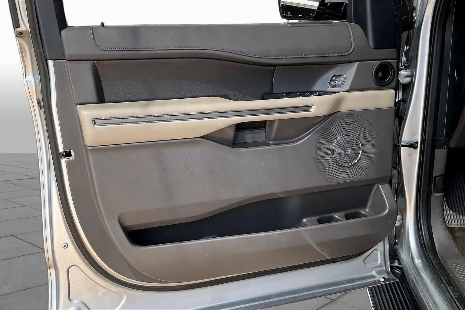 Used 2020 Iconic Silver Ford XLT image 22