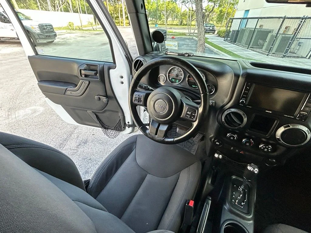 Used 2017 White Jeep Sport image 9