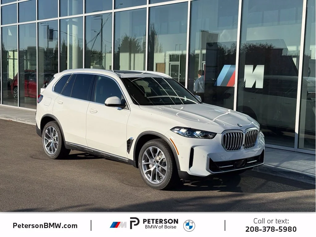 New 2026 White BMW xDrive40i image 7