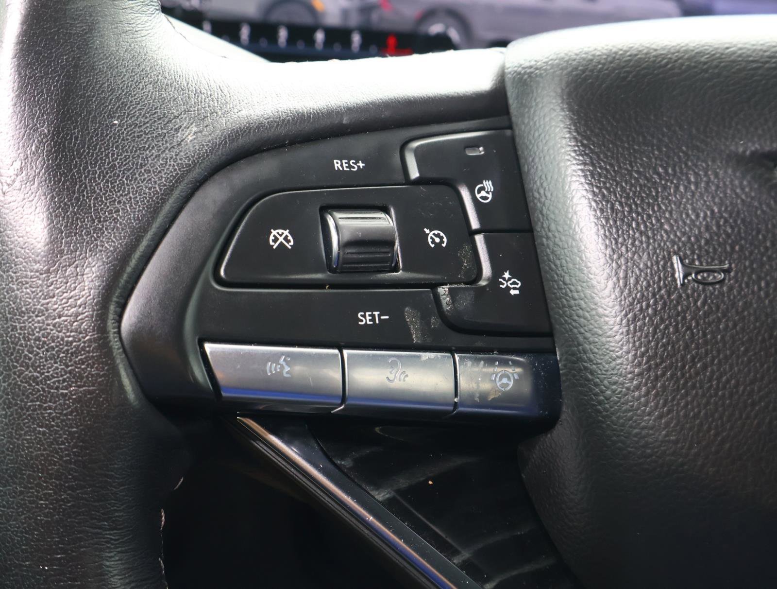Used 2024 Crystal White Tricoat Cadillac Sport image 32