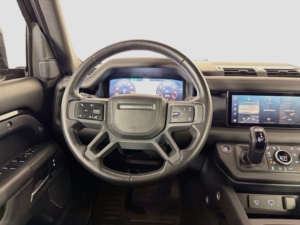 Certified Used 2023 Black Land Rover X-Dynamic SE image 24