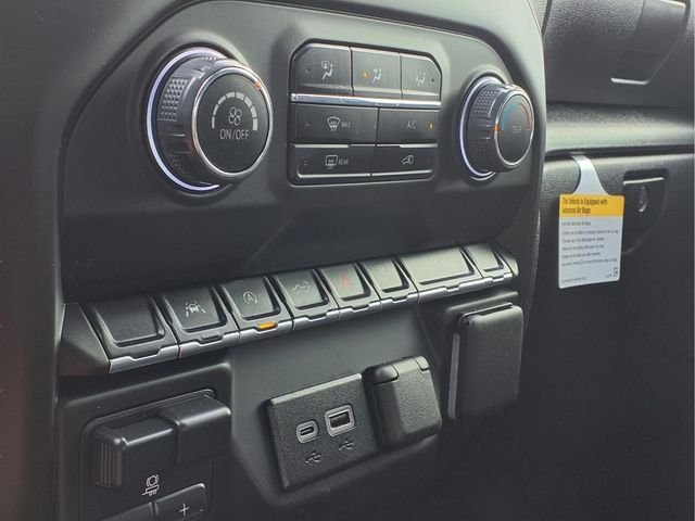 Used 2025 White Chevrolet Custom Trail Boss image 23