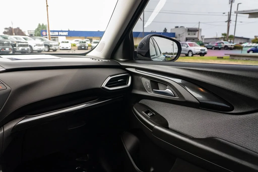Used 2021 MOSAIC BLACK METALLIC Chevrolet LS image 10