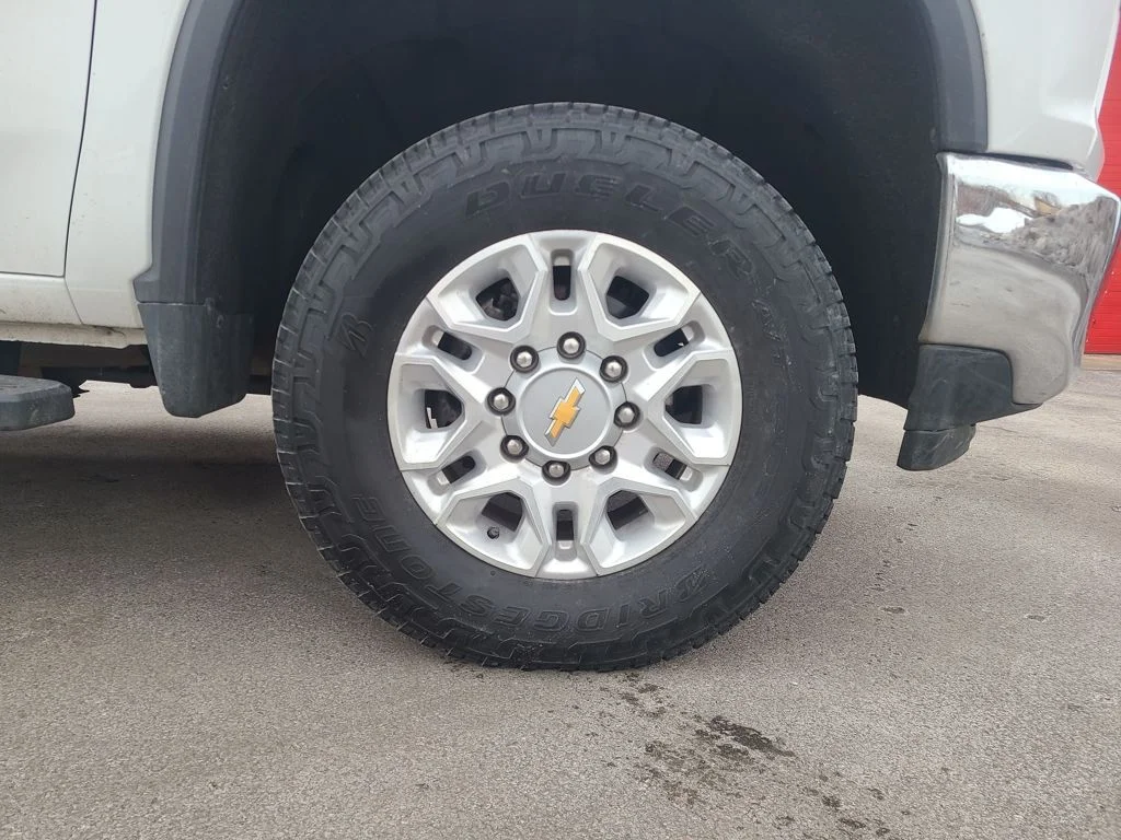 Used 2022 White Chevrolet LTZ image 18