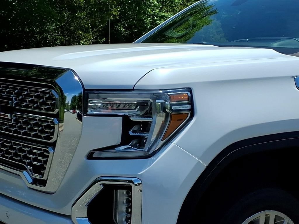 Used 2019 WHITE FROST TRICOAT GMC Denali image 29